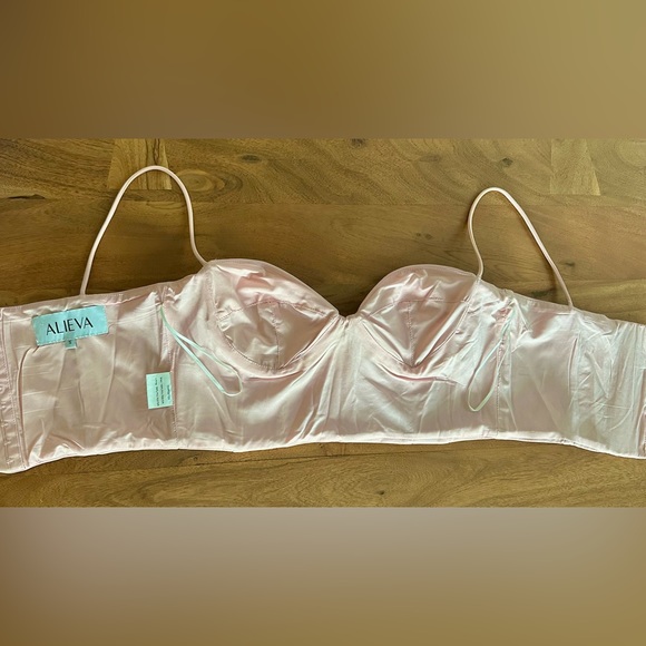 Alieva Carla Structure Crop Top Soft Pink Size Small - Picture 10 of 10